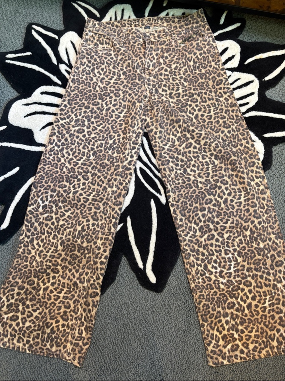 AE Low Rise Baggy Wide Leg Leopard Print Jeans 8 Long